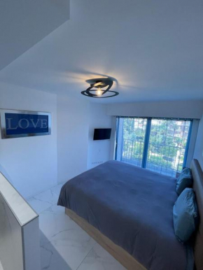 Modern Chic Seaview Appartement